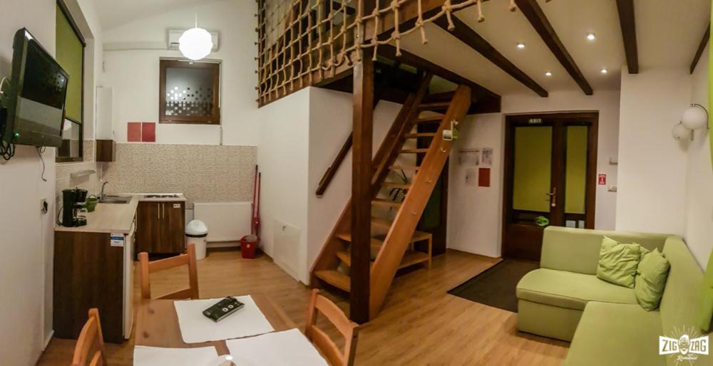 Bed and Breakfast Horizont Panzio Одорхею-Секуйеск Экстерьер фото